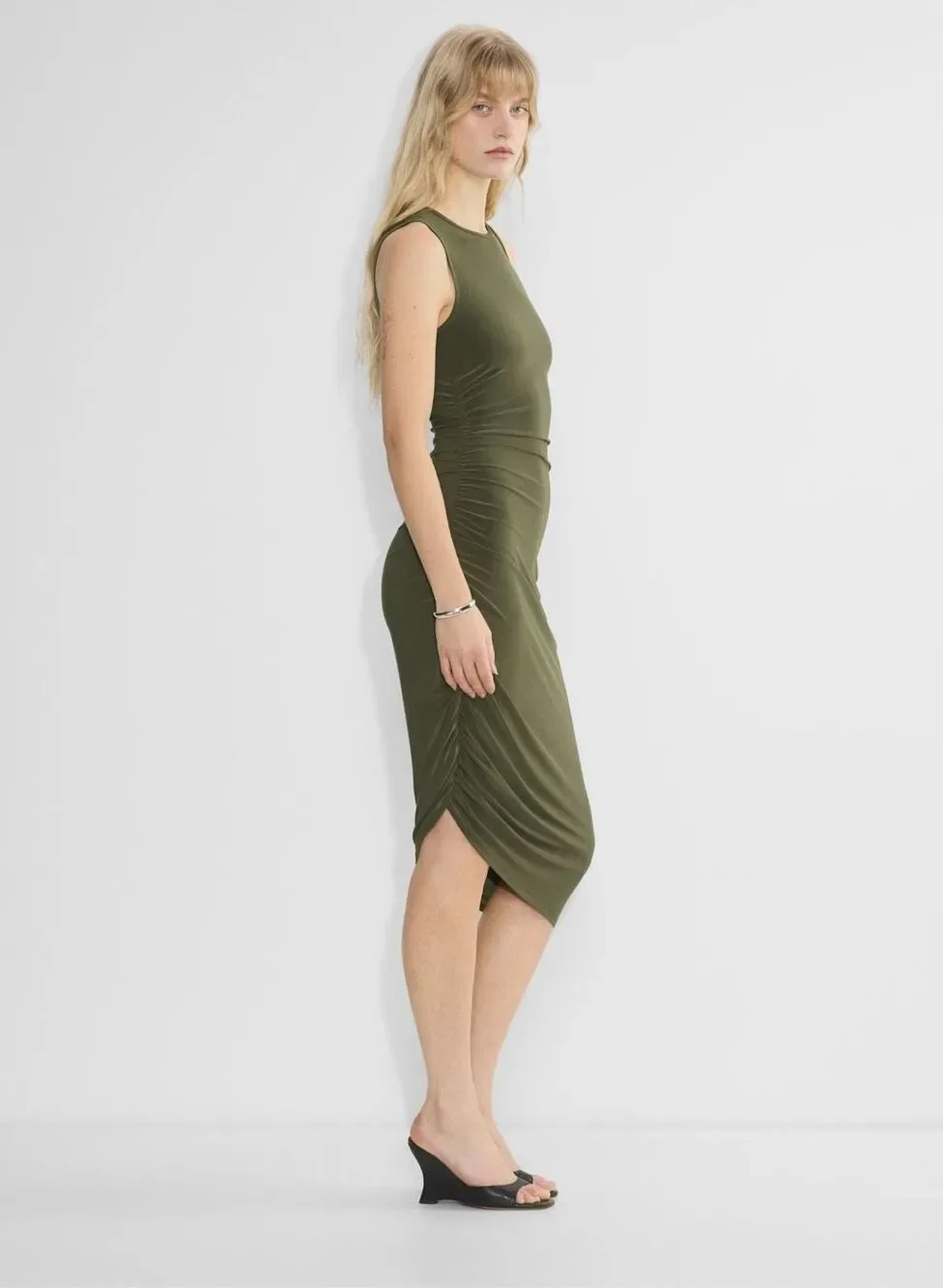 Aritzia Wilfred Smooth Matter Eavesdrop Ruched Midi Dress Dark Olive S NWOT